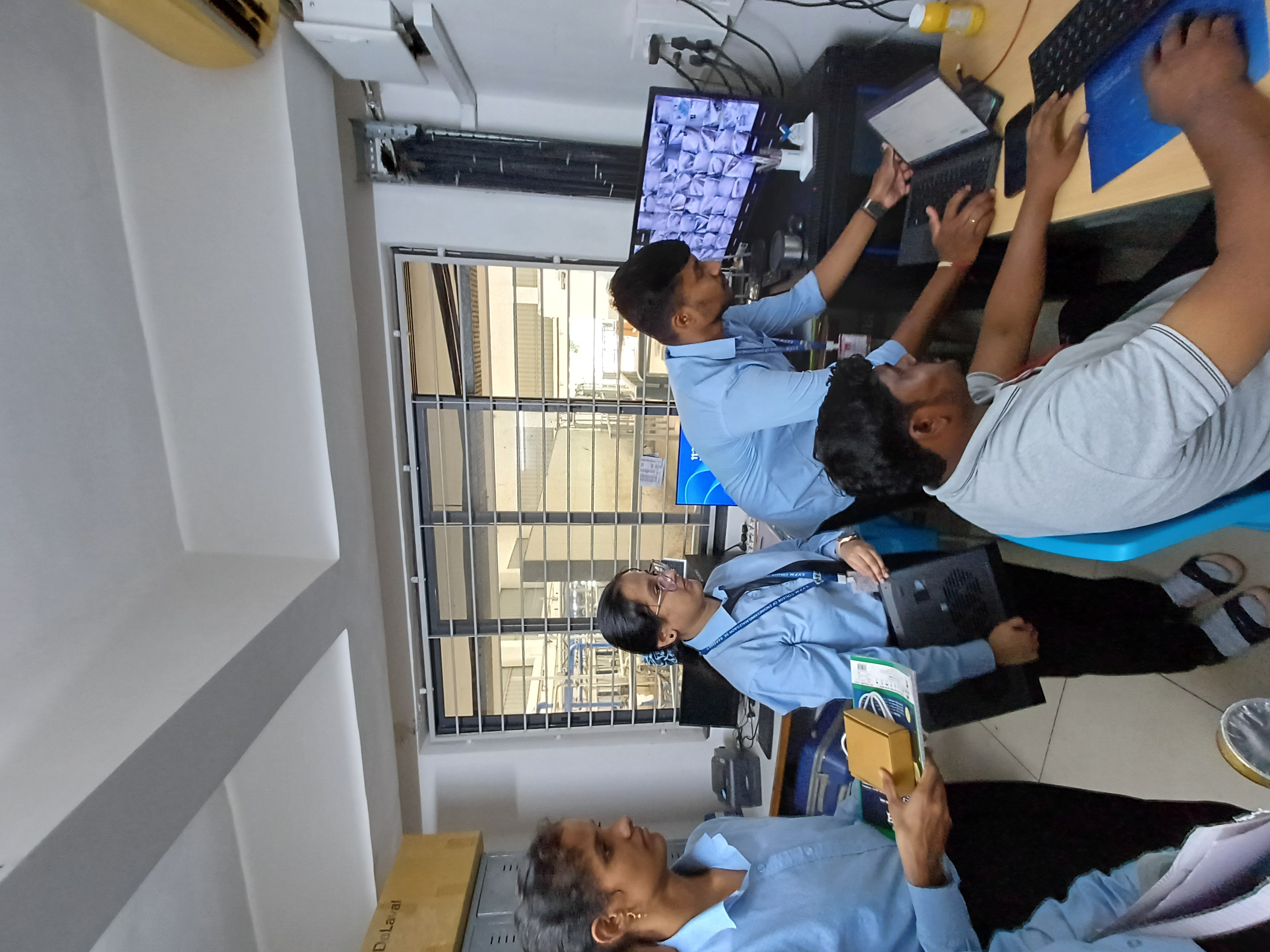 DudhAmrut team during COE Dairy visit